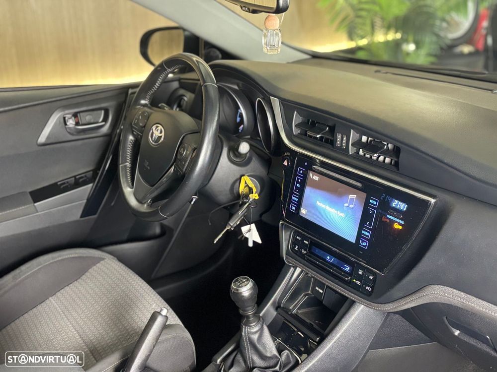 Toyota Auris Touring Sports 1.4 D-4D Active - 6