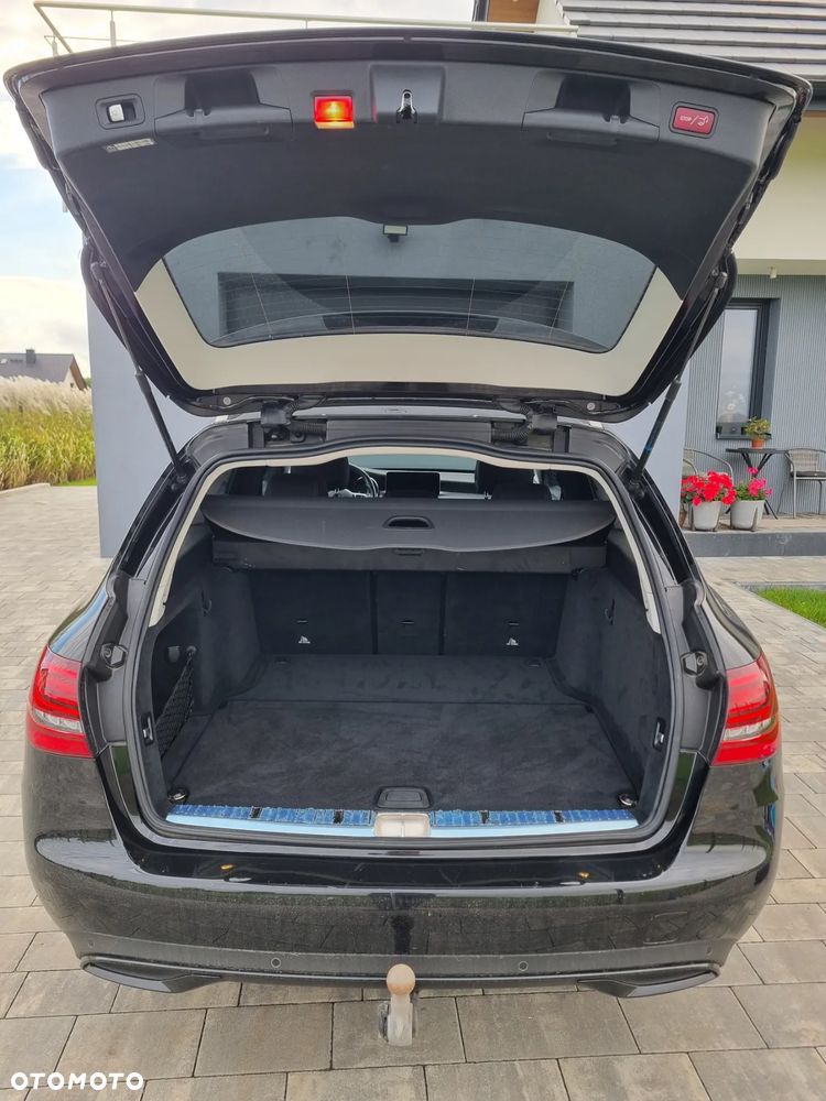 Mercedes-Benz Klasa C 300 d T 4Matic 9G-TRONIC Avantgarde - 16