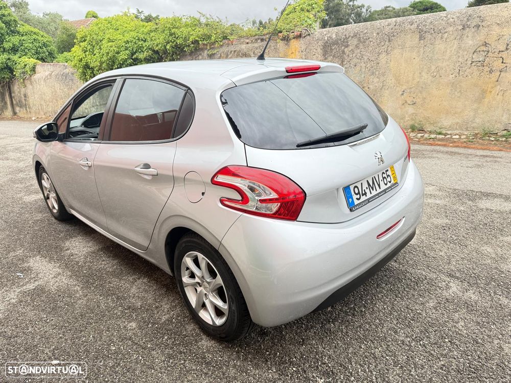 Peugeot 208 1.4 HDi Active - 1