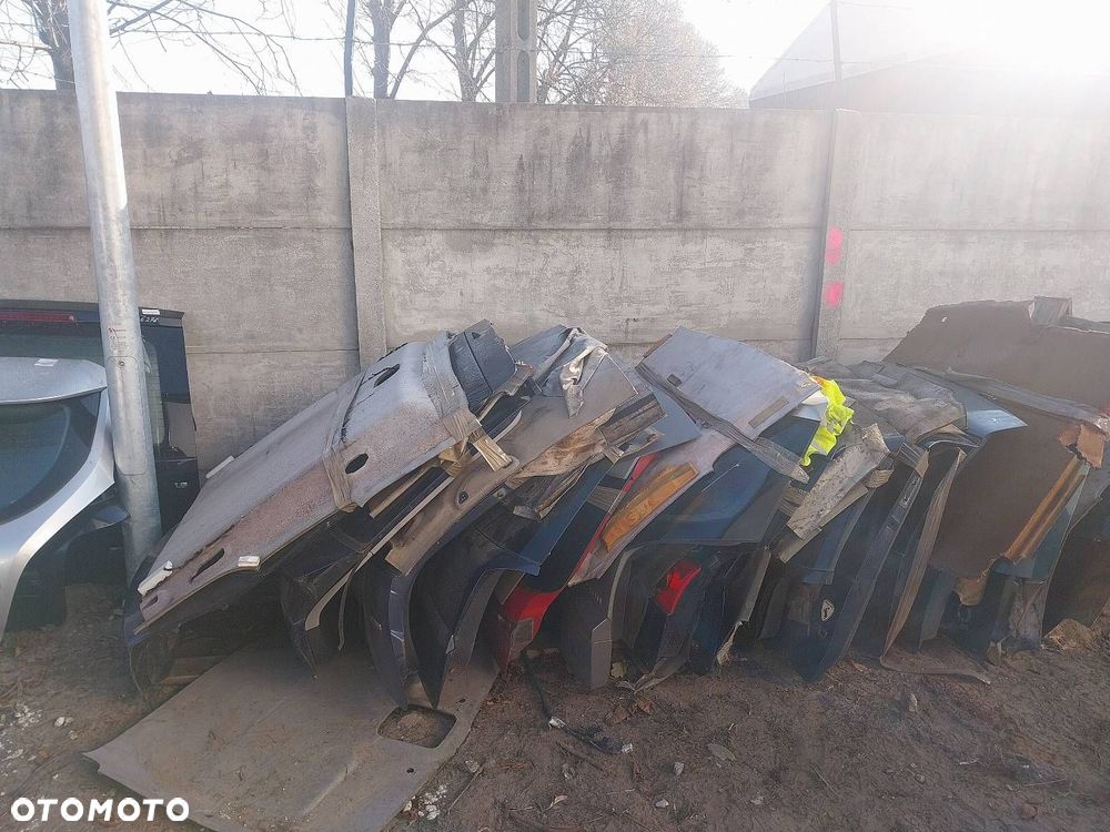 KLAPA BAGAŻNIKA ZDERZAK LAMPY GRANDE PUNTO I 475 - 27