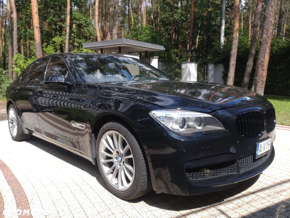 BMW Seria 7 740i - 4