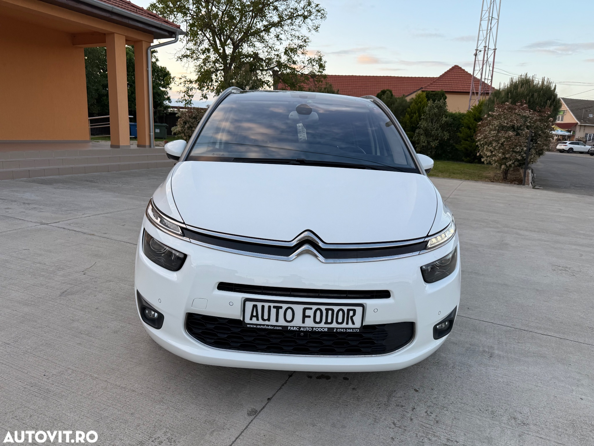 Citroën C4 Grand Picasso e-HDi 115 ETG6 Exclusive - 10