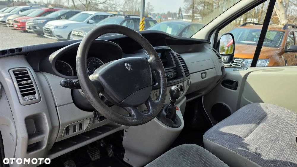 Renault TRAFIC - 10