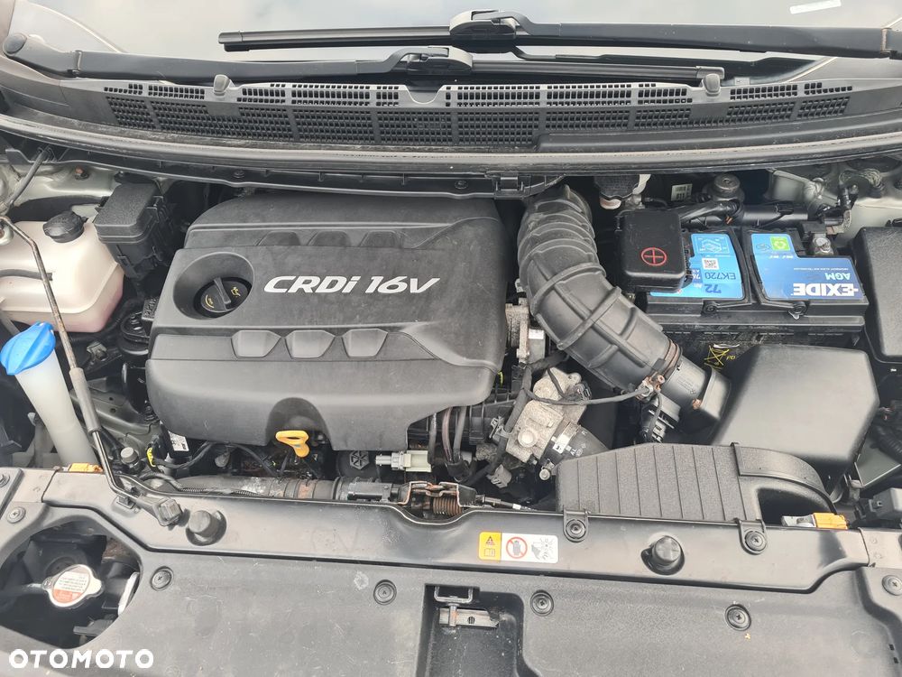 Kia Carens 1.7 CRDi 115 Dream-Team Edition - 13