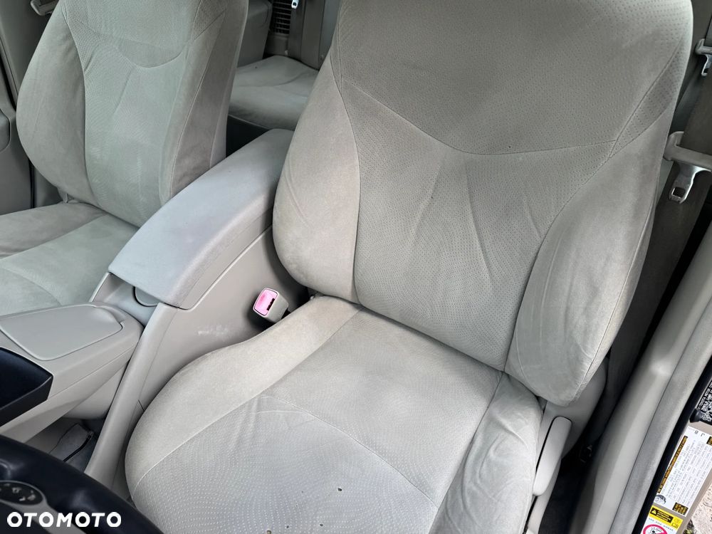 Toyota Prius - 16