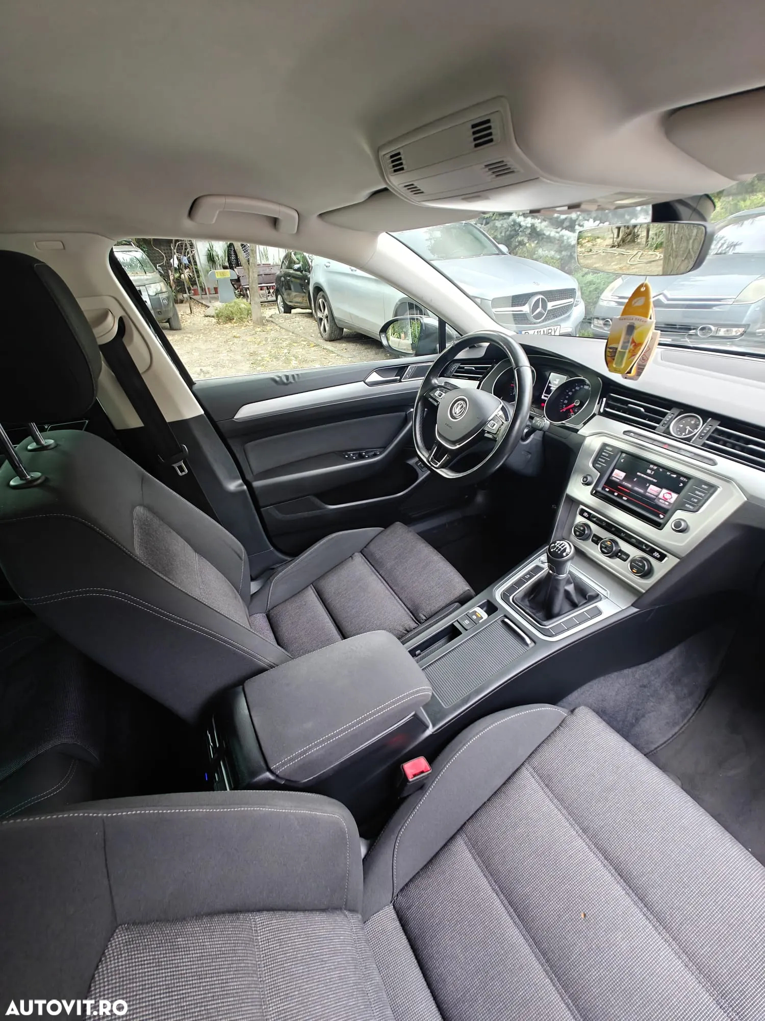 Volkswagen Passat 2.0 TDI Comfortline - 8