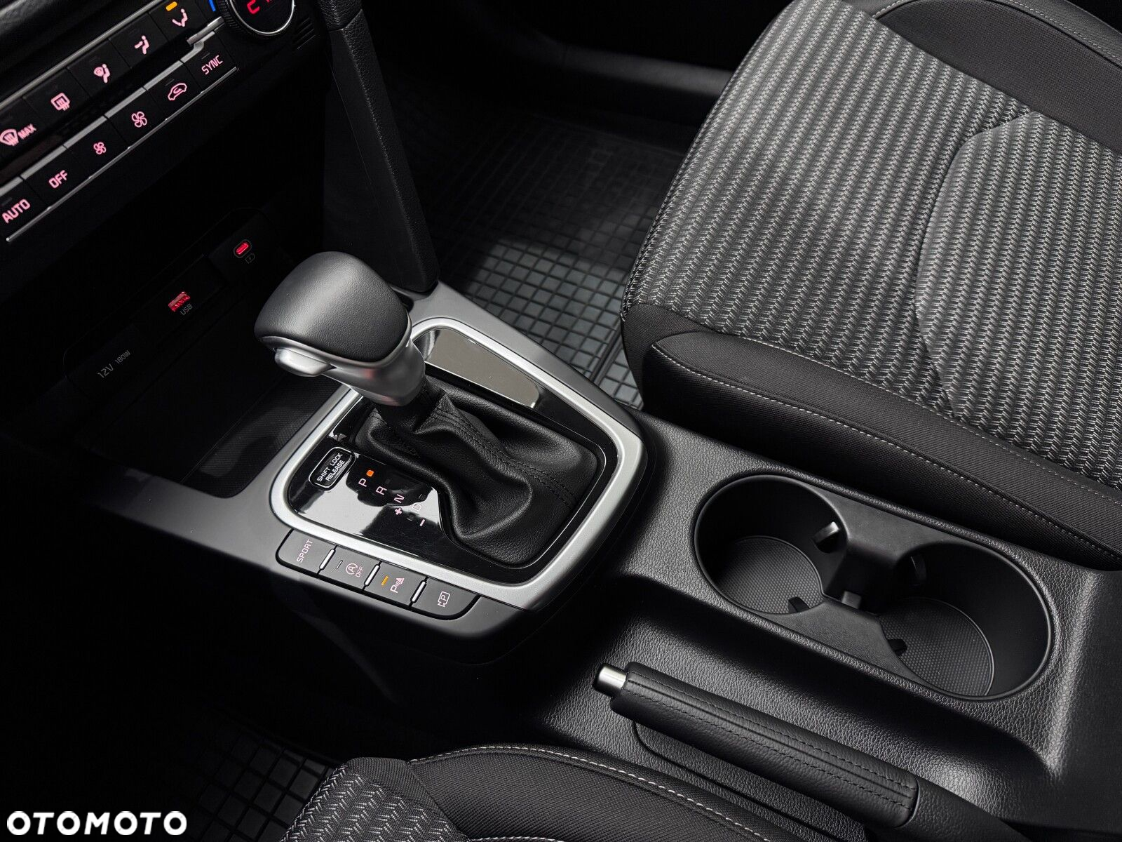 Kia Ceed 1.5 T-GDI M DCT - 31
