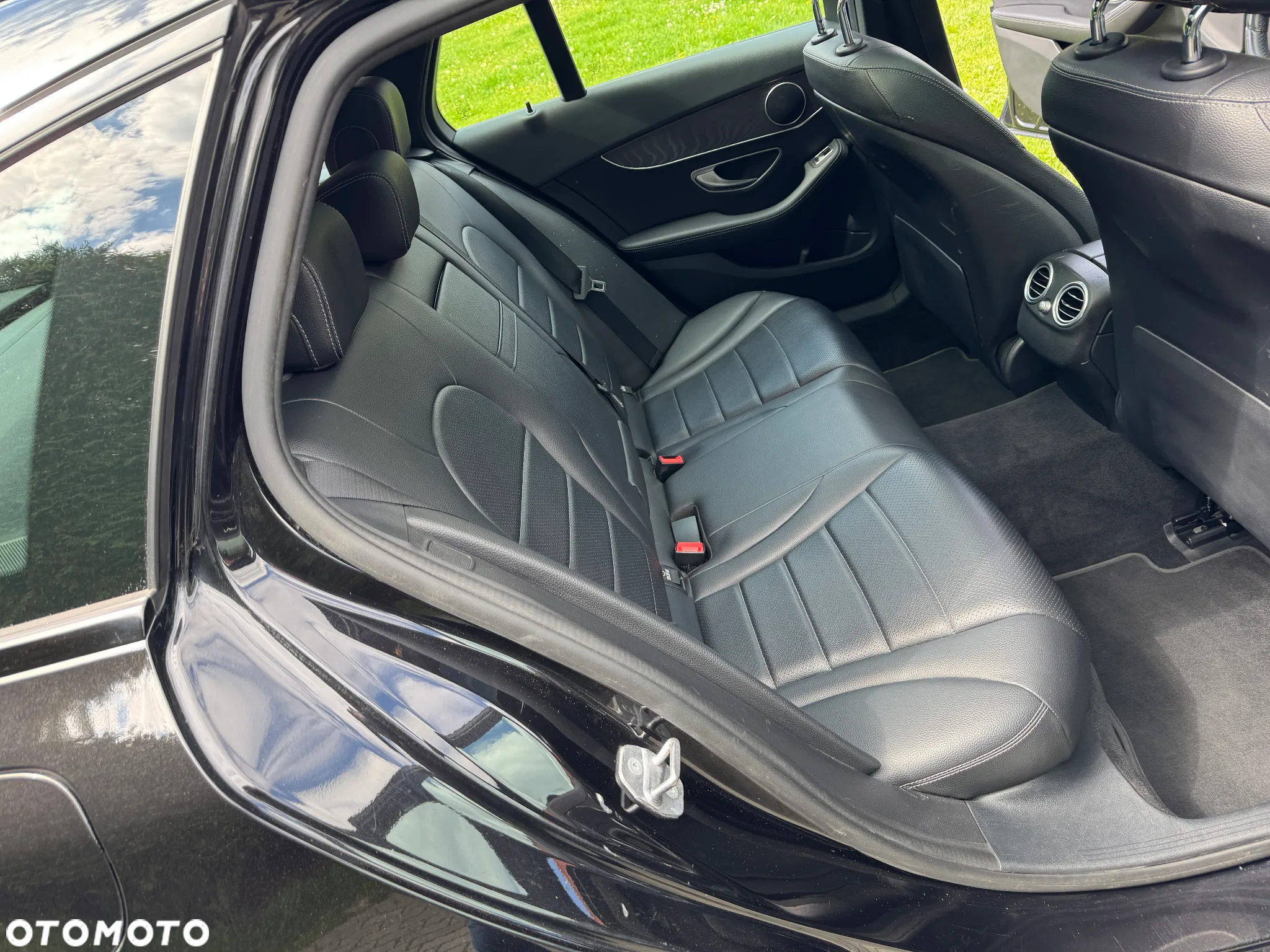 Mercedes-Benz Klasa C 300 4Matic T 9G-TRONIC - 21