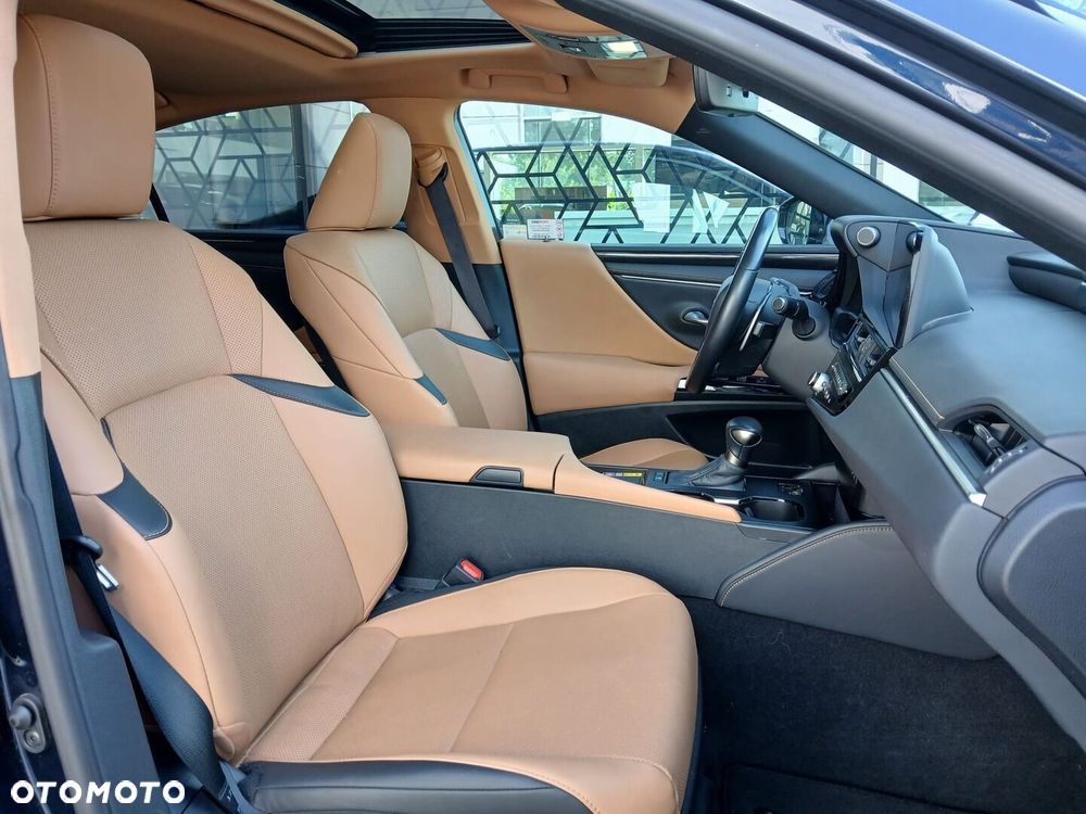 Lexus ES - 28