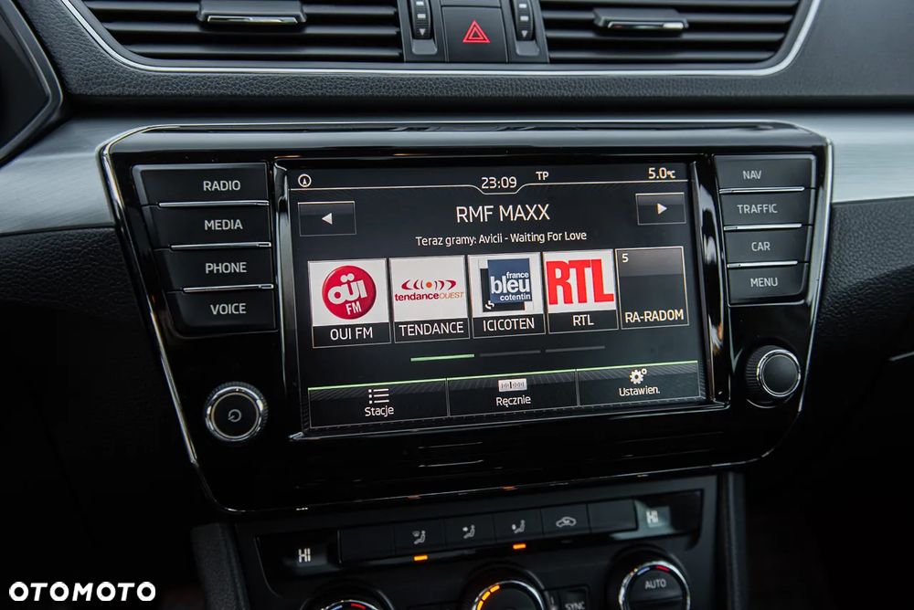 Skoda Superb Combi 2.0 TDI DSG Premium Edition - 19