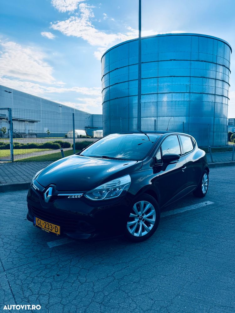 RENAULT Clio 2015