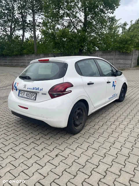 Peugeot 208 - 4