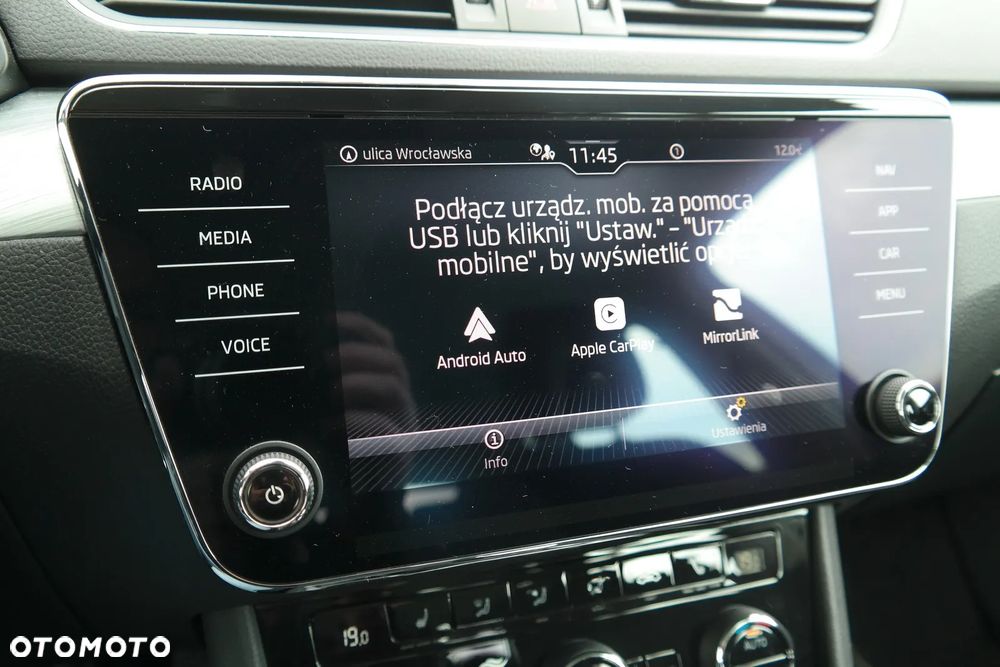 Skoda Superb 2.0 TSI Ambition DSG - 25