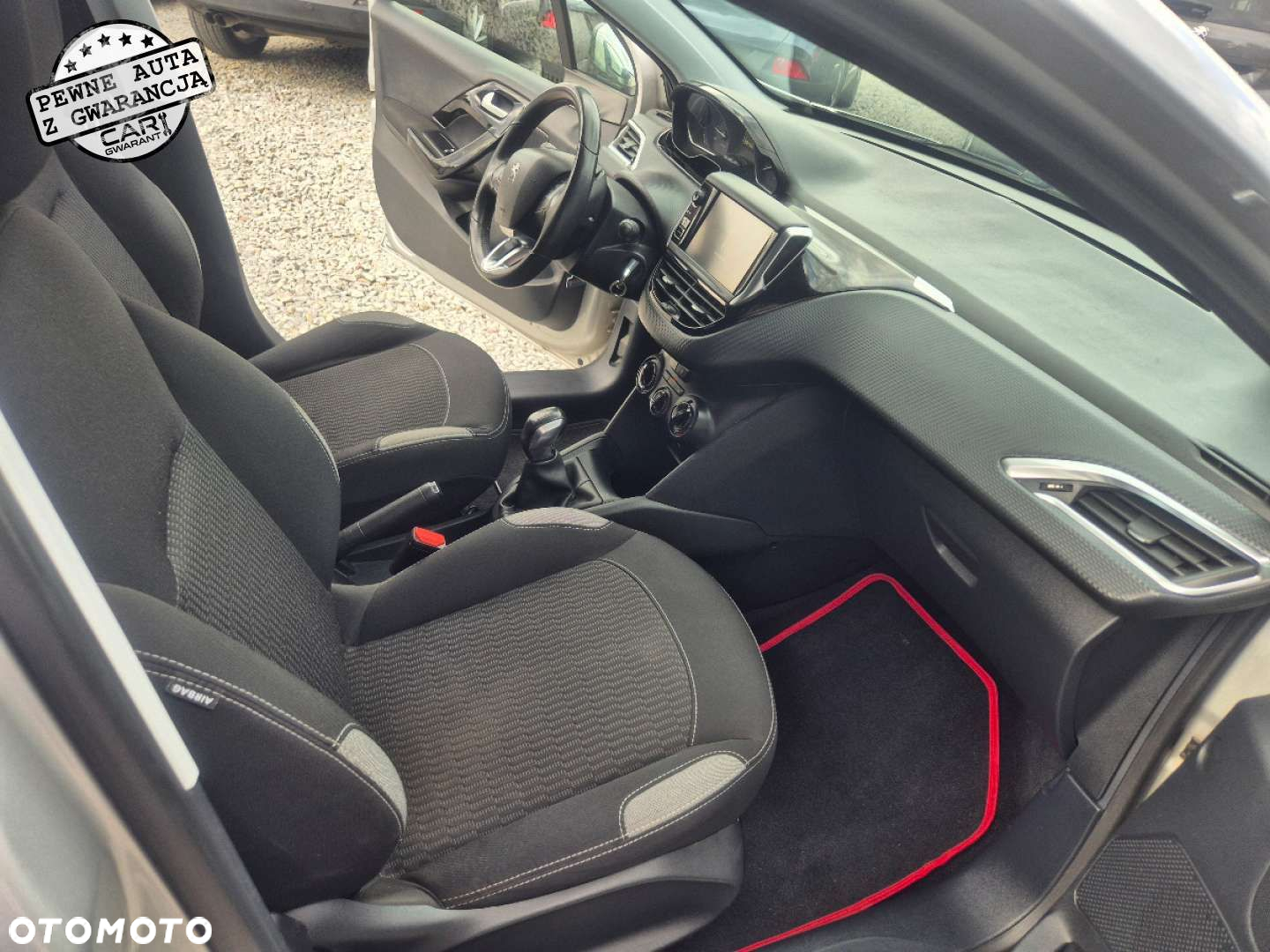 Peugeot 208 - 25