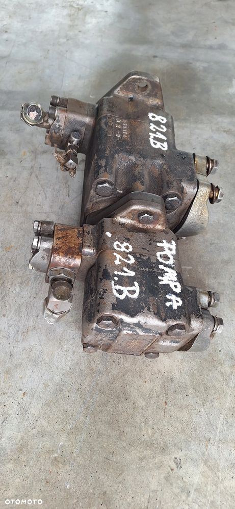 Pompa Case 821 B - 10