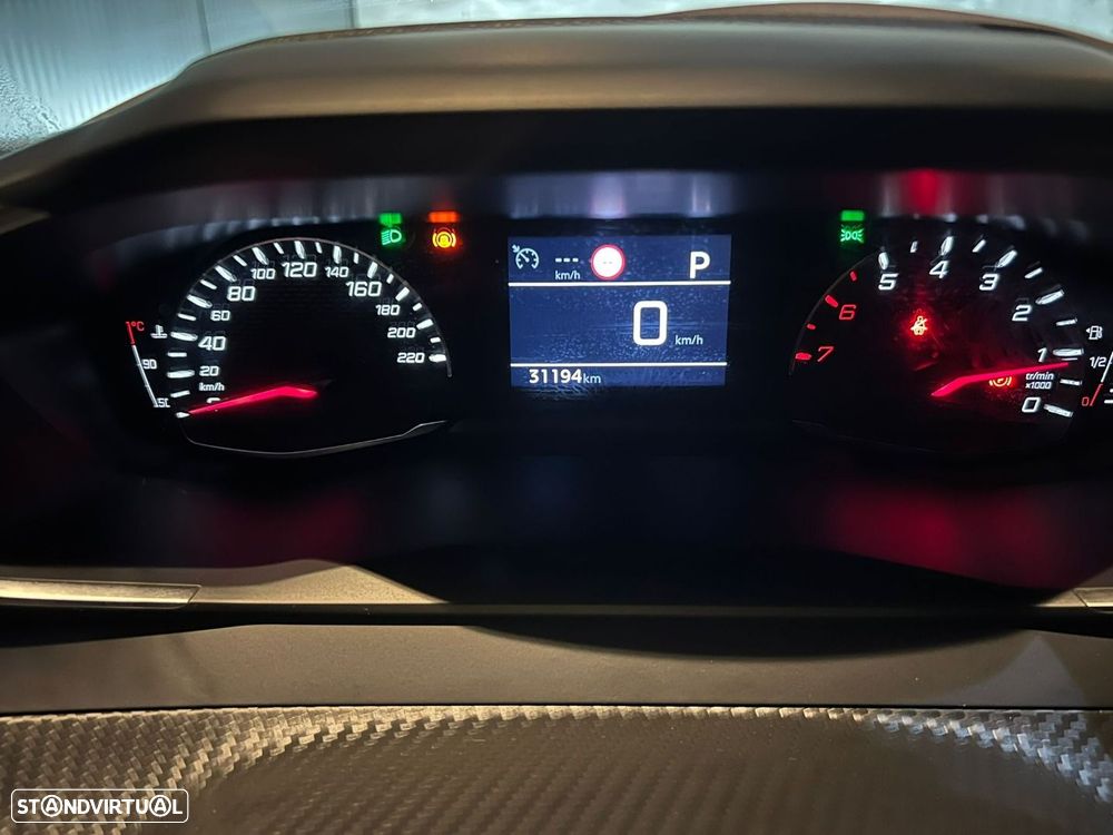 Peugeot 2008 1.5 BlueHDi Active EAT8 - 32