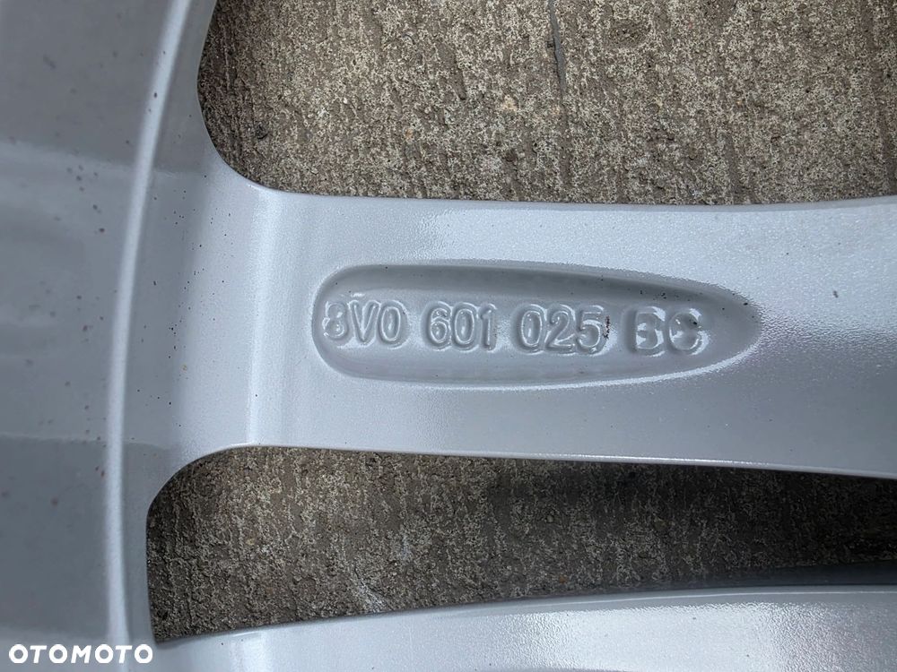 FELGA ALUMINIOWA AUDI A3 S3 8V VW SEAT 8.0J R18 ET46 8V0601025BC S10/26 - 8