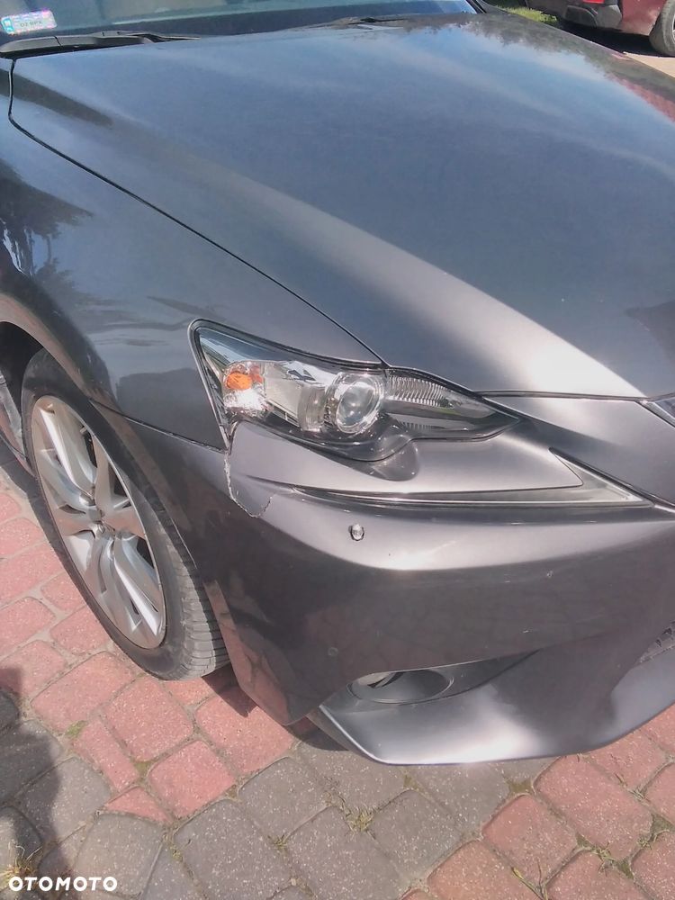 Lexus IS 300h Prestige - 23