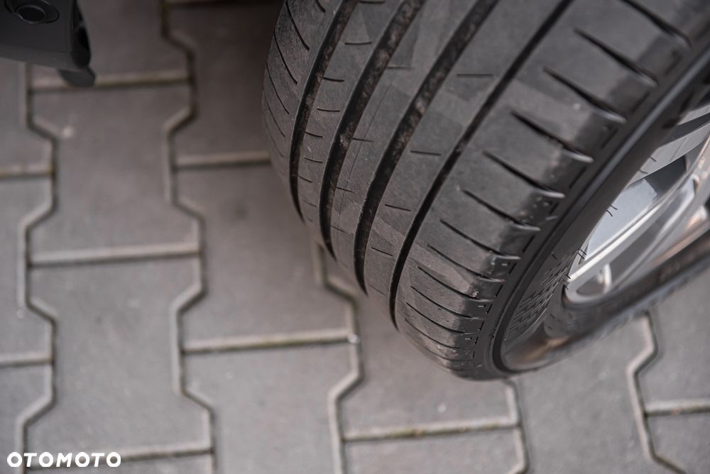 Land Rover Discovery Sport 2.0 D180 R-Dynamic HSE - 38