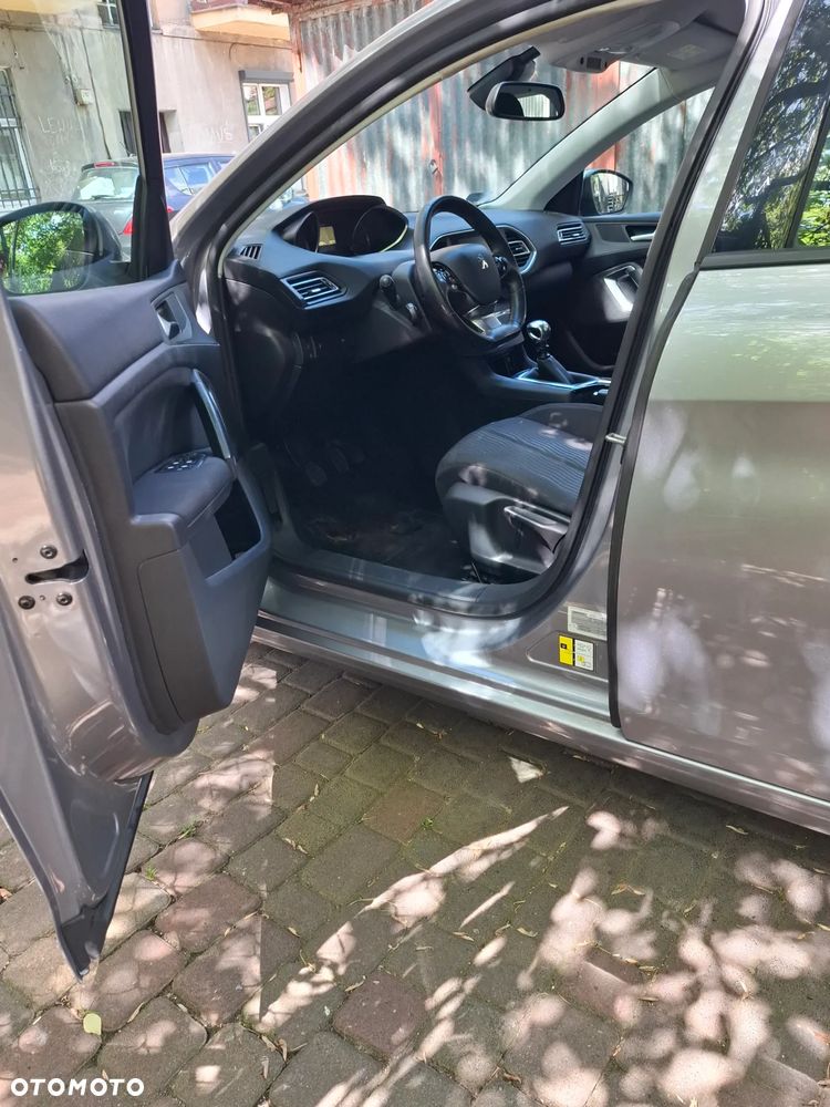 Peugeot 308 1.6 THP Active - 11