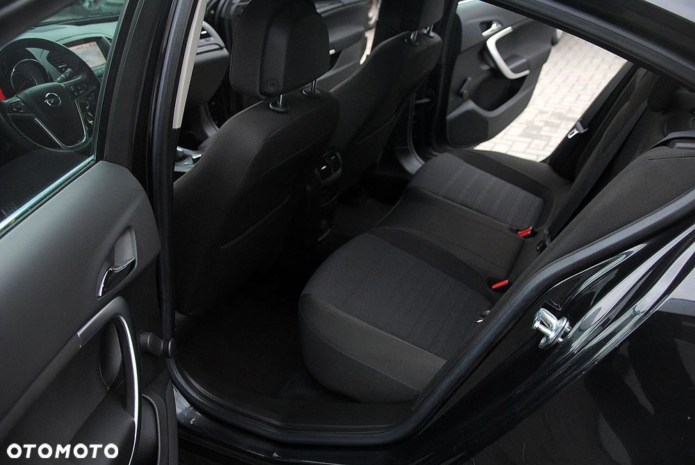Opel Insignia 1.6 Turbo Edition - 10