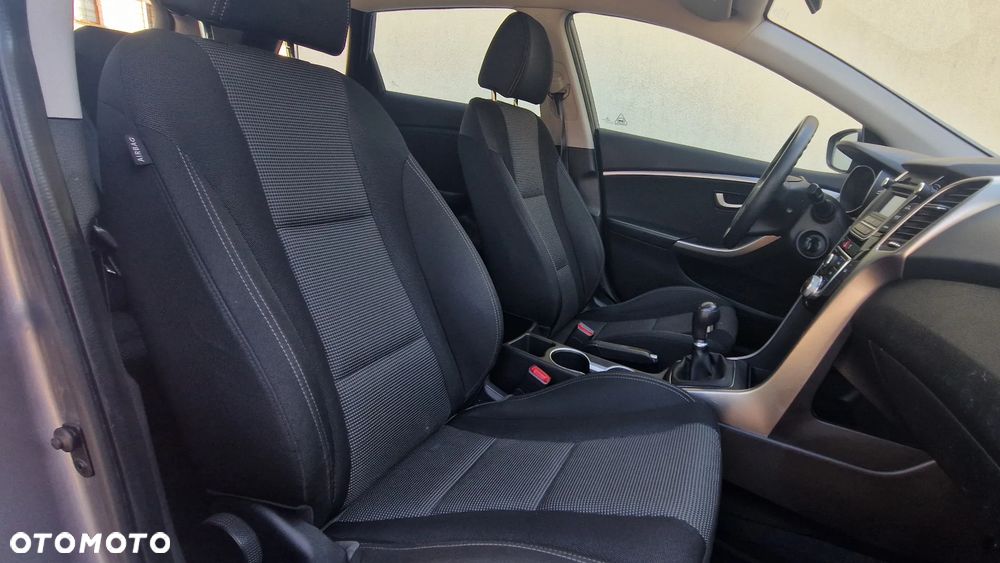 Hyundai i30 1.4 Classic + - 31