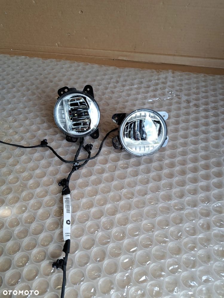 Halogen halogeny LED lewy prawy Jeep Gladiator Wrangler JL 68336460AD - 1