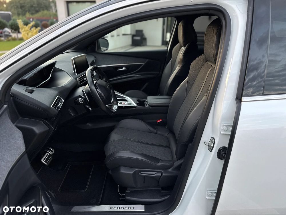 Peugeot 3008 - 23