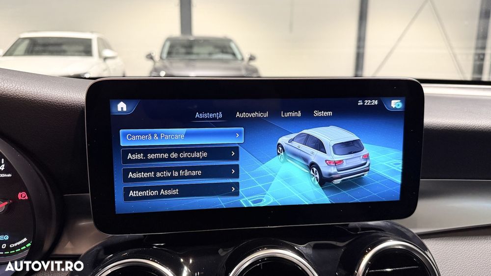 Mercedes-Benz GLC 300 e 4Matic 9G-TRONIC - 32