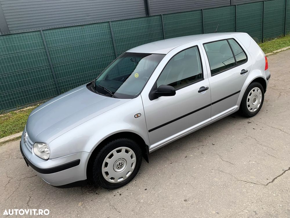 Volkswagen Golf - 2