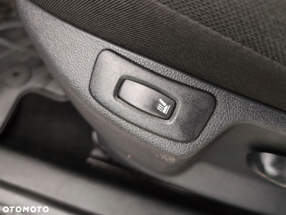 Renault Captur (ENERGY) dCi 90 EDC LIMITED - 24