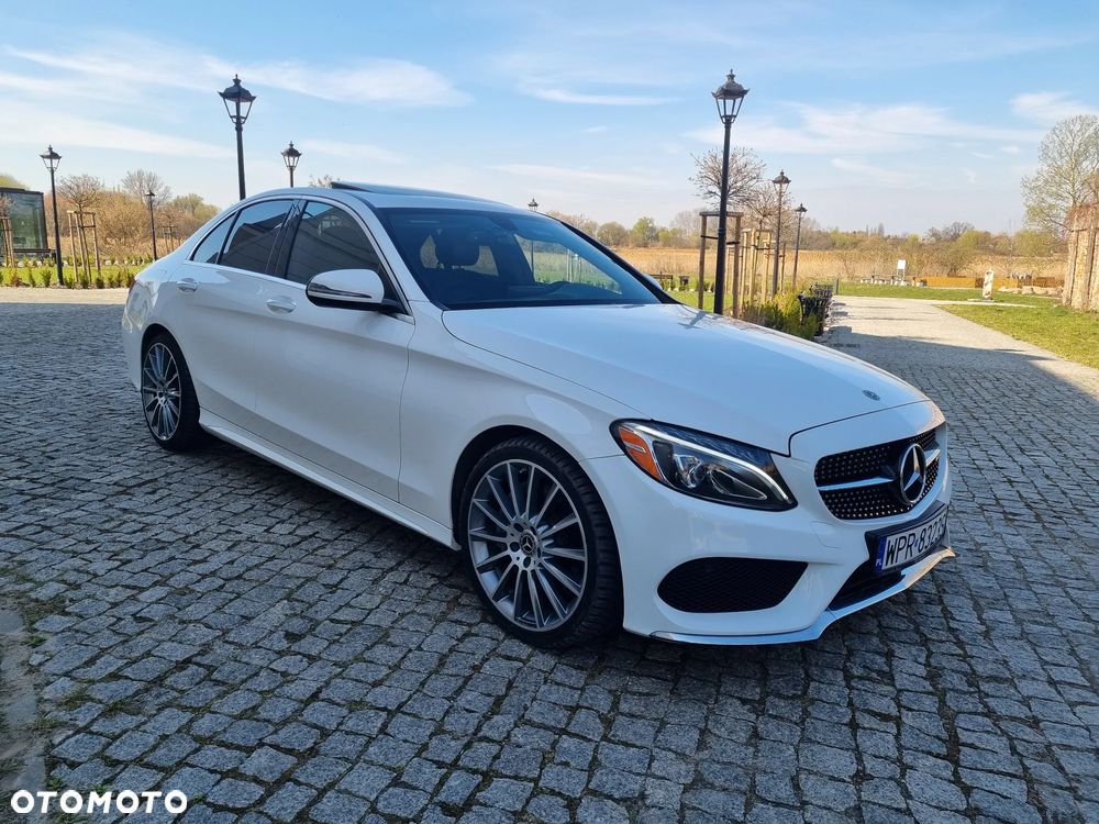 Mercedes-Benz Klasa C 300 9G-TRONIC - 1