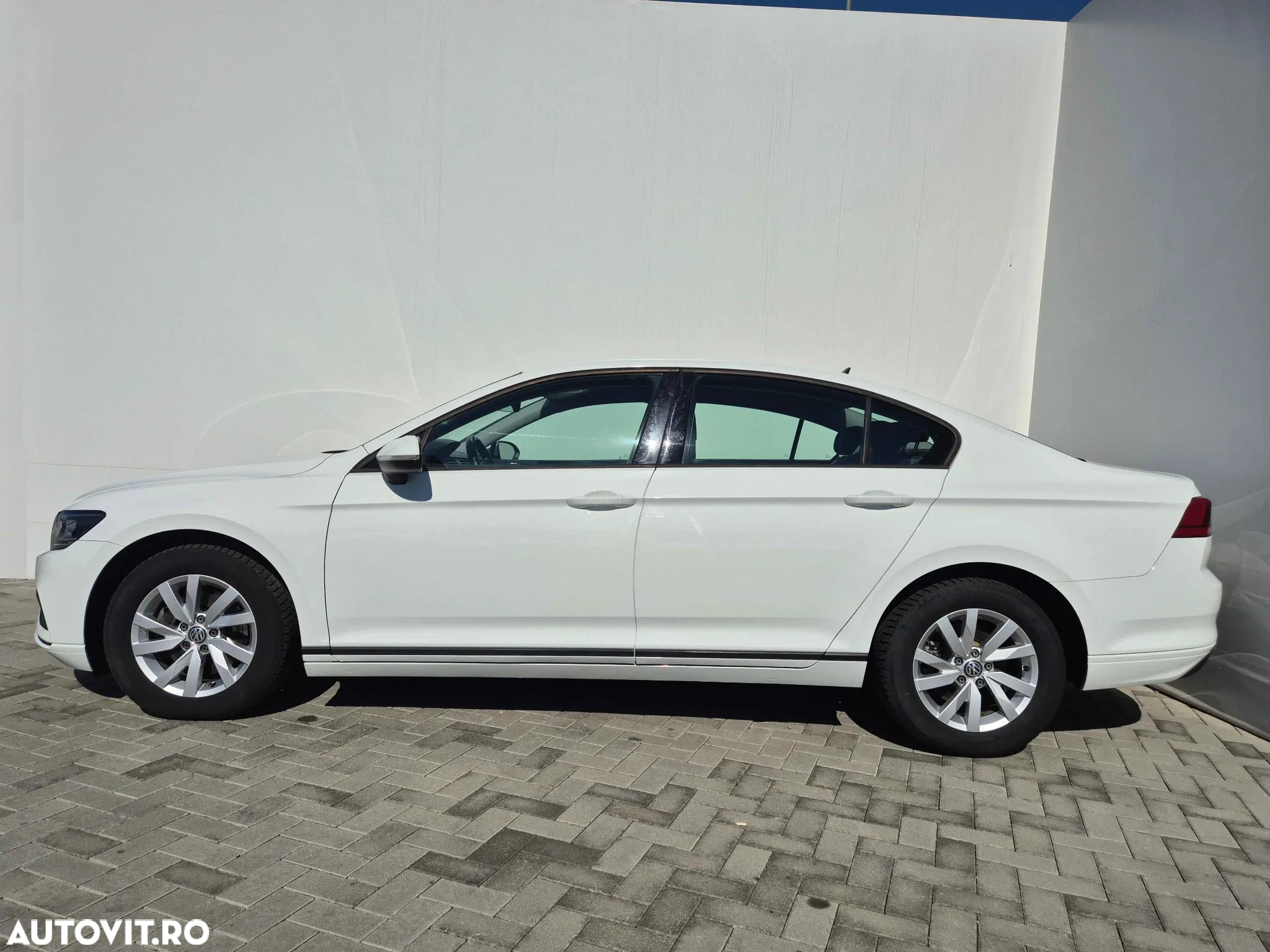 Volkswagen Passat - 2
