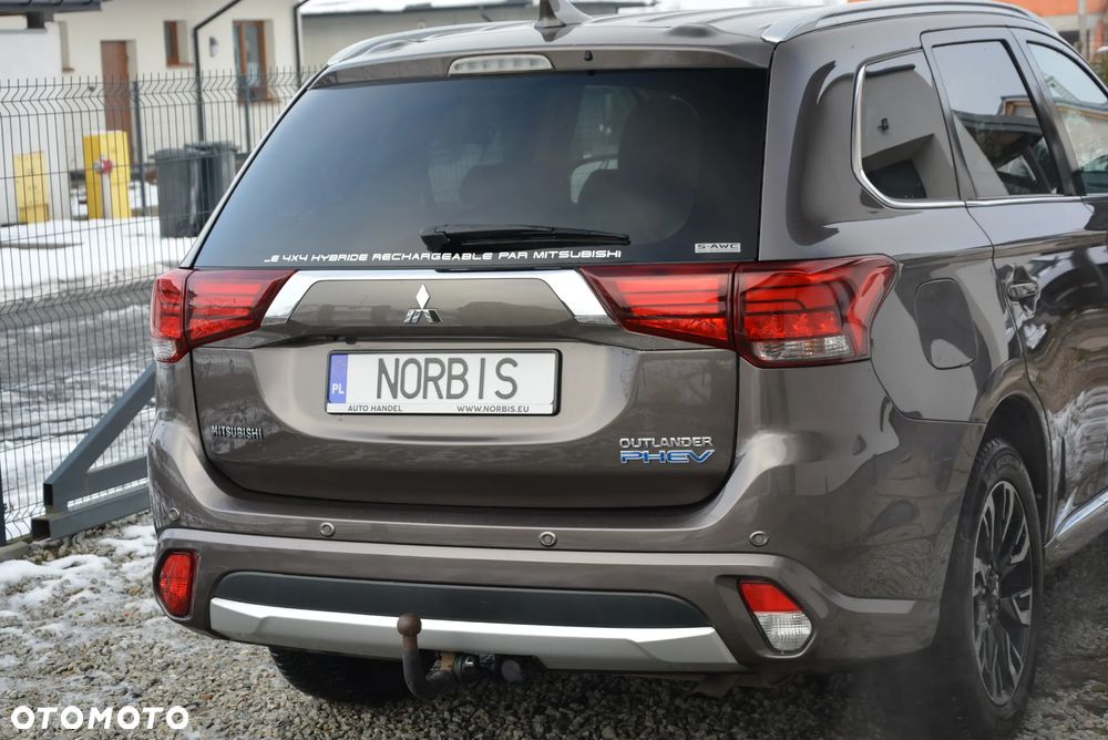 Mitsubishi Outlander 2.0 4WD Top - 20