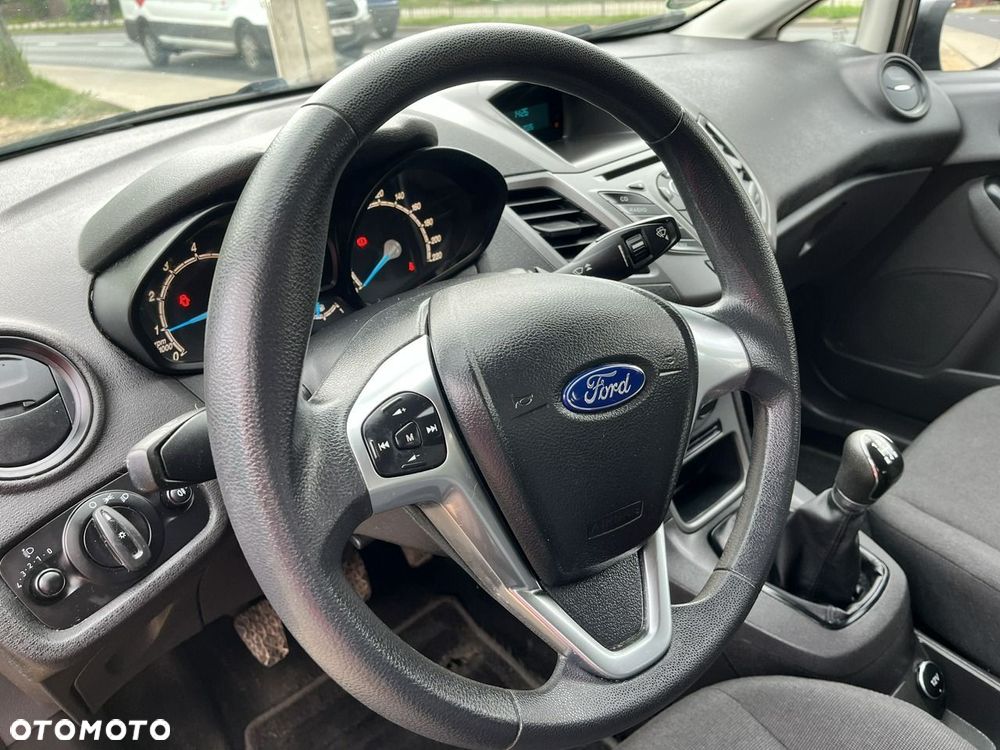 Ford Fiesta - 12