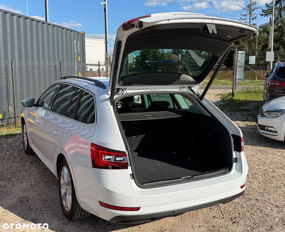 Skoda Superb 1.4 TSI ACT Sportline DSG - 35