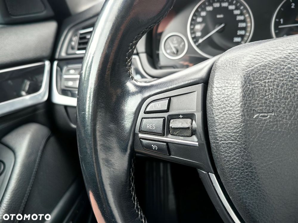 BMW Seria 5 525d - 16
