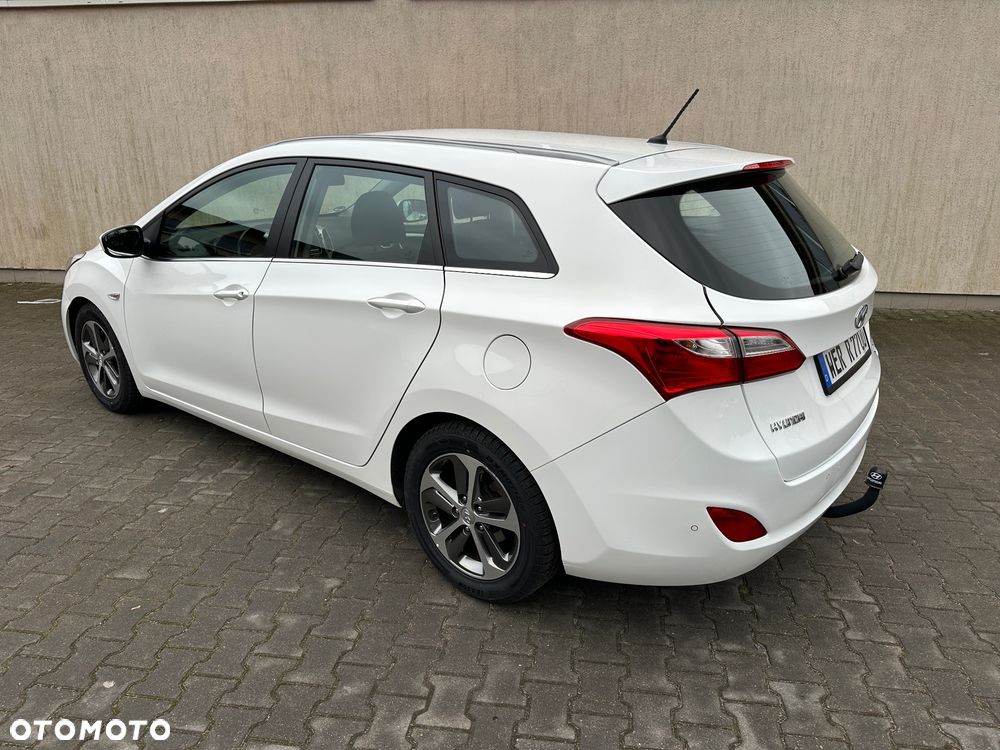 Hyundai i30 blue Kombi 1.6 GDi Passion - 5