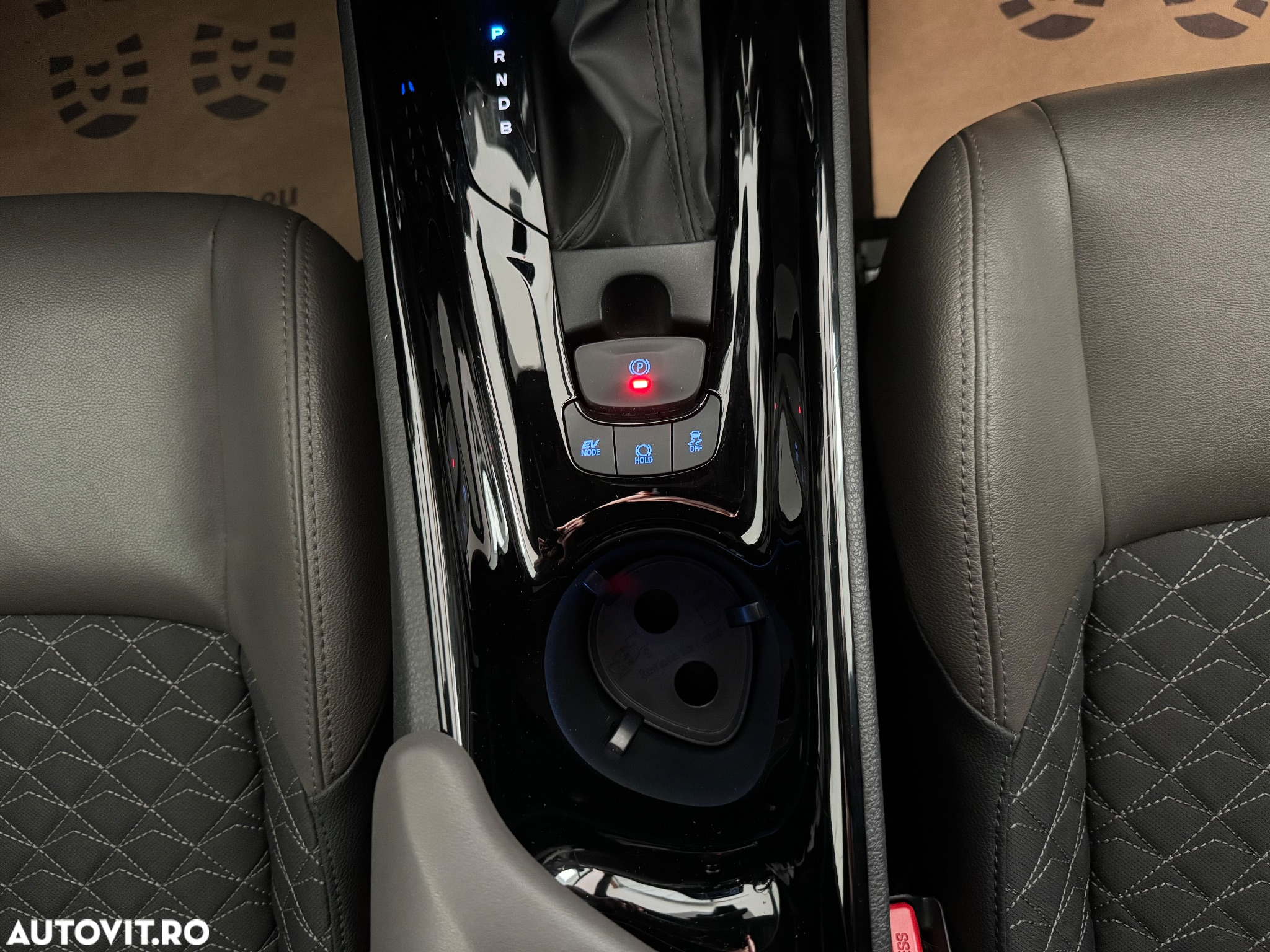 Toyota C-HR 1.8 Hybrid Black&White - 20