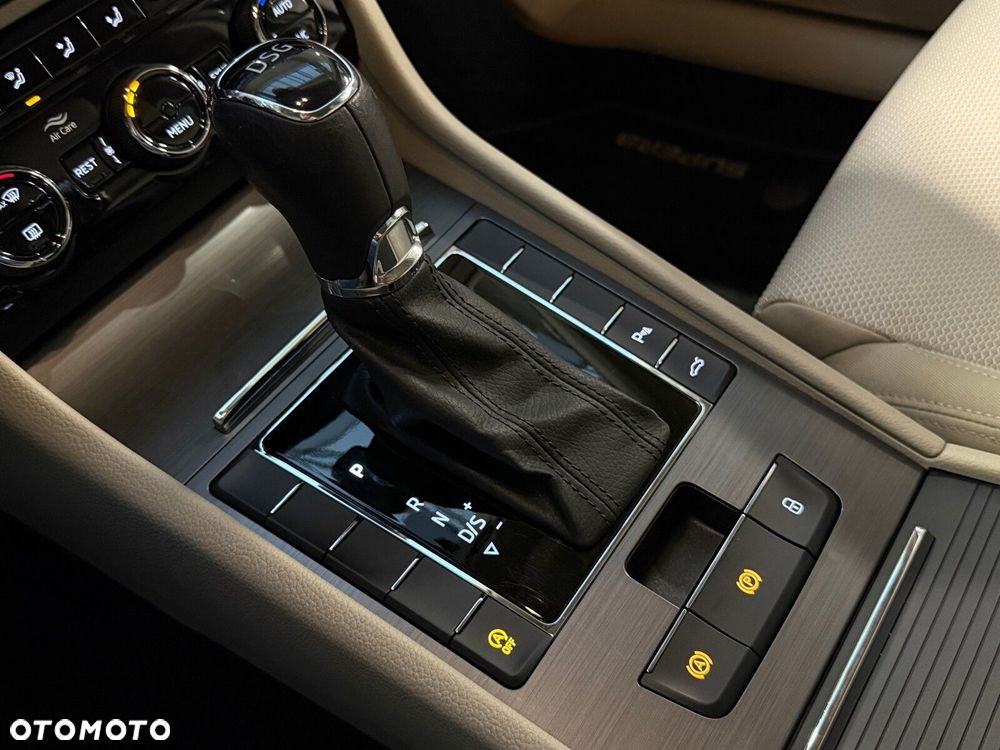 Skoda Superb 1.5 TSI ACT Style DSG - 32