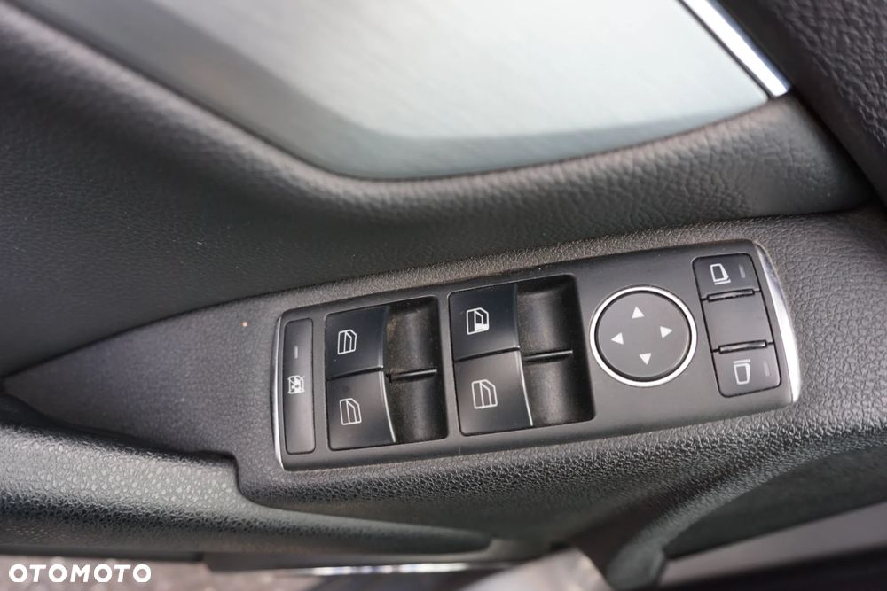 Mercedes-Benz Klasa C 200 CDI DPF (BlueEFFICIENCY) Avantgarde - 13