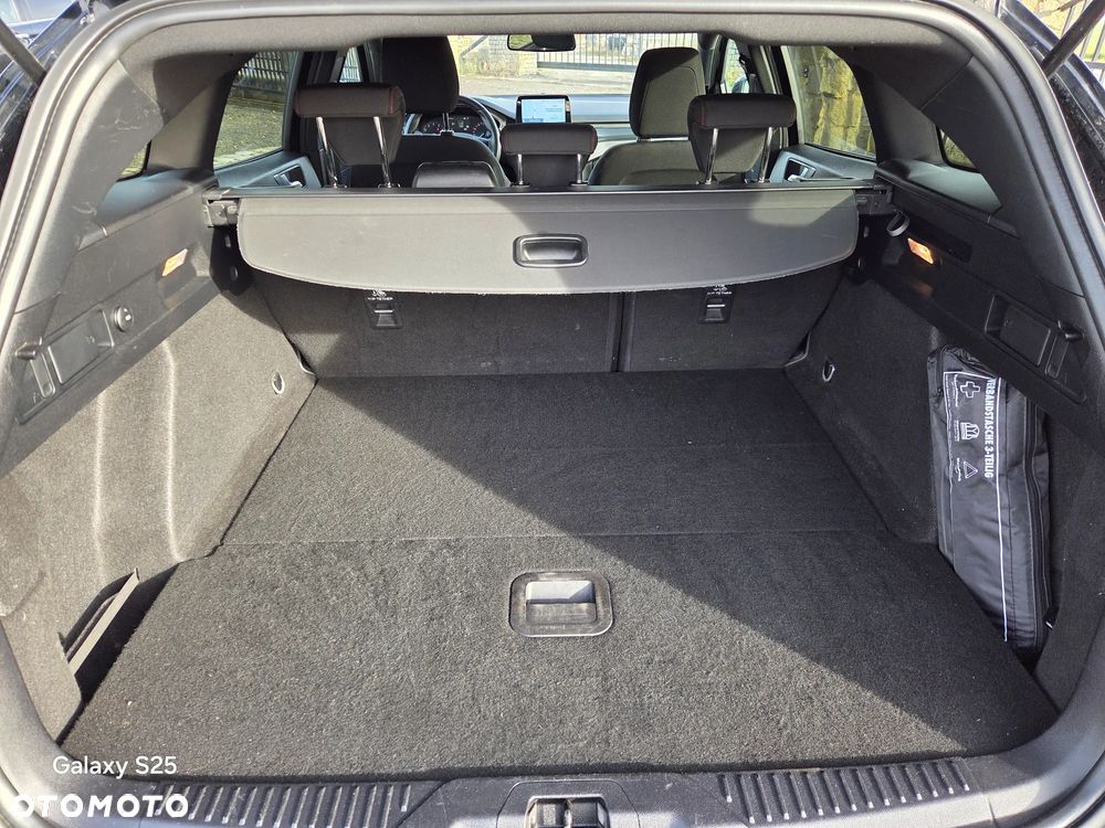 Ford Focus 1.0 EcoBoost Hybrid ST-LINE - 10