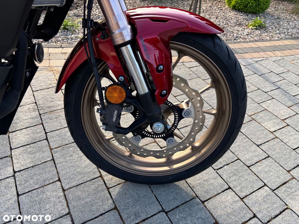 Honda CB - 12