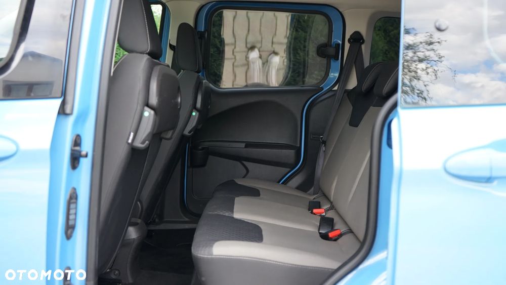 Ford Tourneo Courier - 37