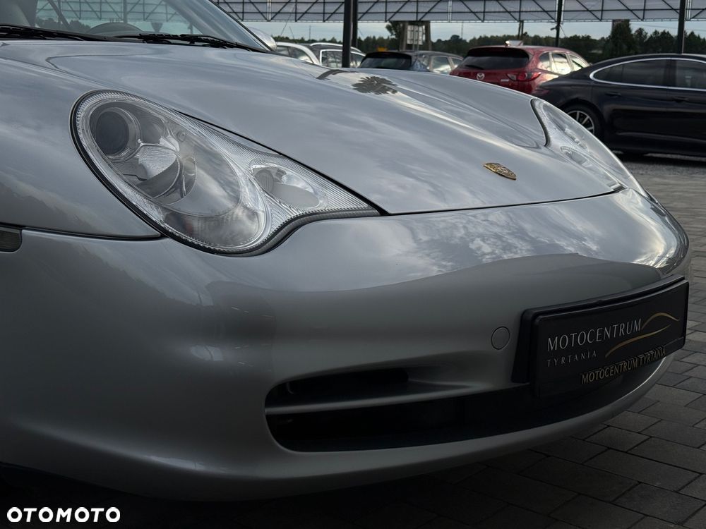 Porsche 911 Carrera - 33