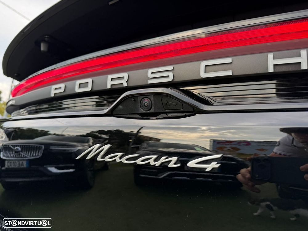 Porsche Macan Electric 4 - 13