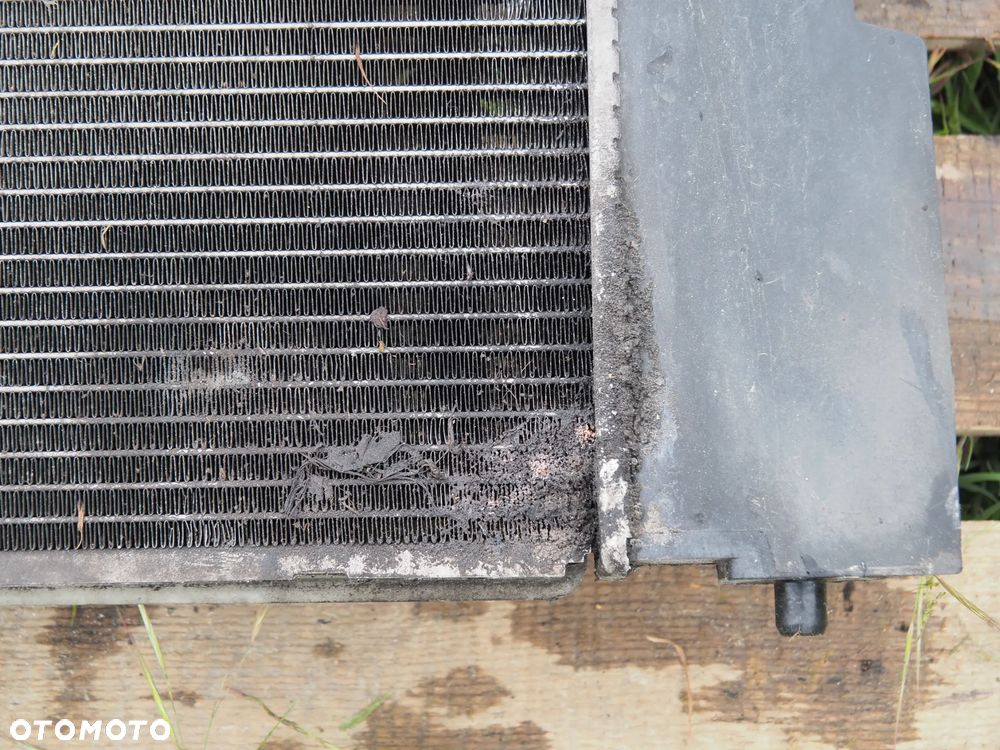 Chłodnica wody Toyota Avensis T25 1.8 VVT - 4