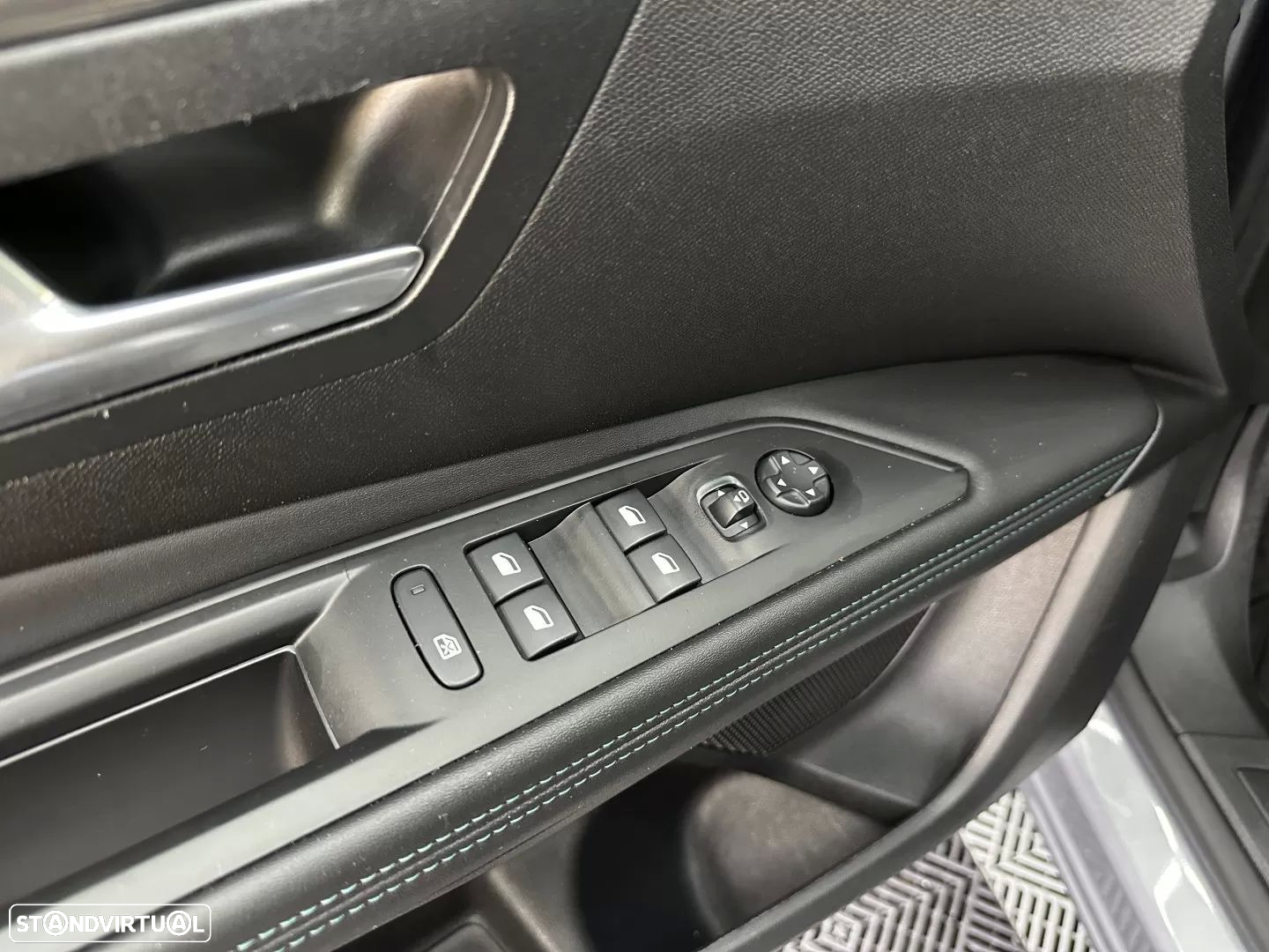 Peugeot 3008 1.2 PureTech Allure Pack EAT8 - 18