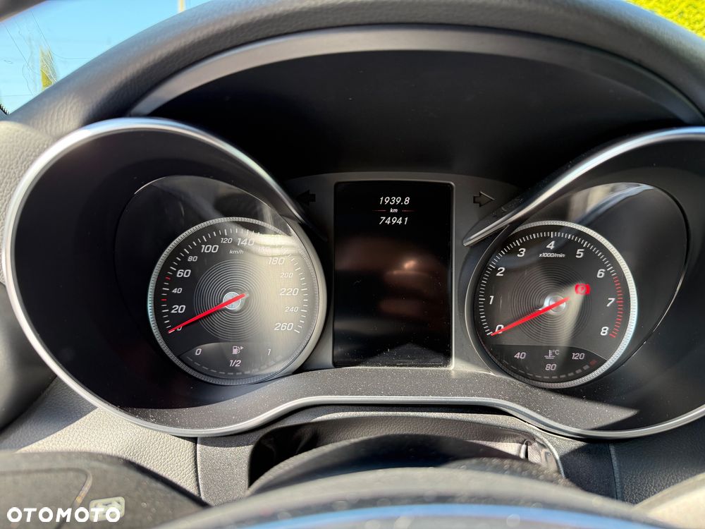Mercedes-Benz Klasa C 200 4-Matic 9G-Tronic - 12