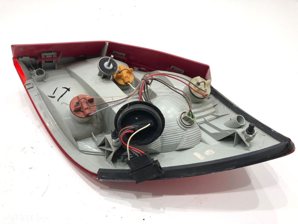 LAMPA LEWY TYŁ  SKODA FABIA II (542) 2006 - 2014 1.2 51 kW [70 KM] benzyna 2007 - 2014 5J6945111 - 4